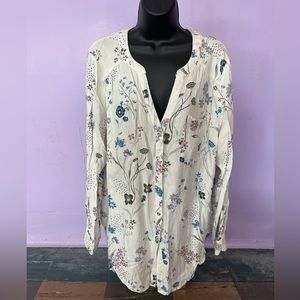 Candie’s long sleeve button down floral shirt